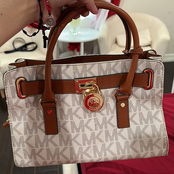 Michael Kors Hamilton - Picture 2 of 5